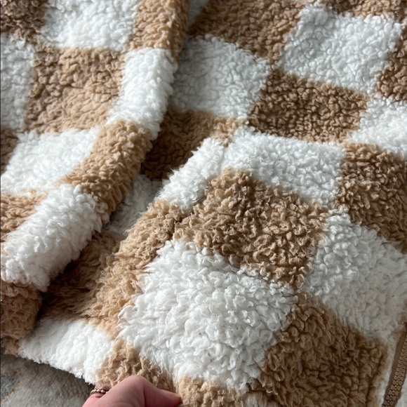 Checkered Jacket - Picture 5 of 6